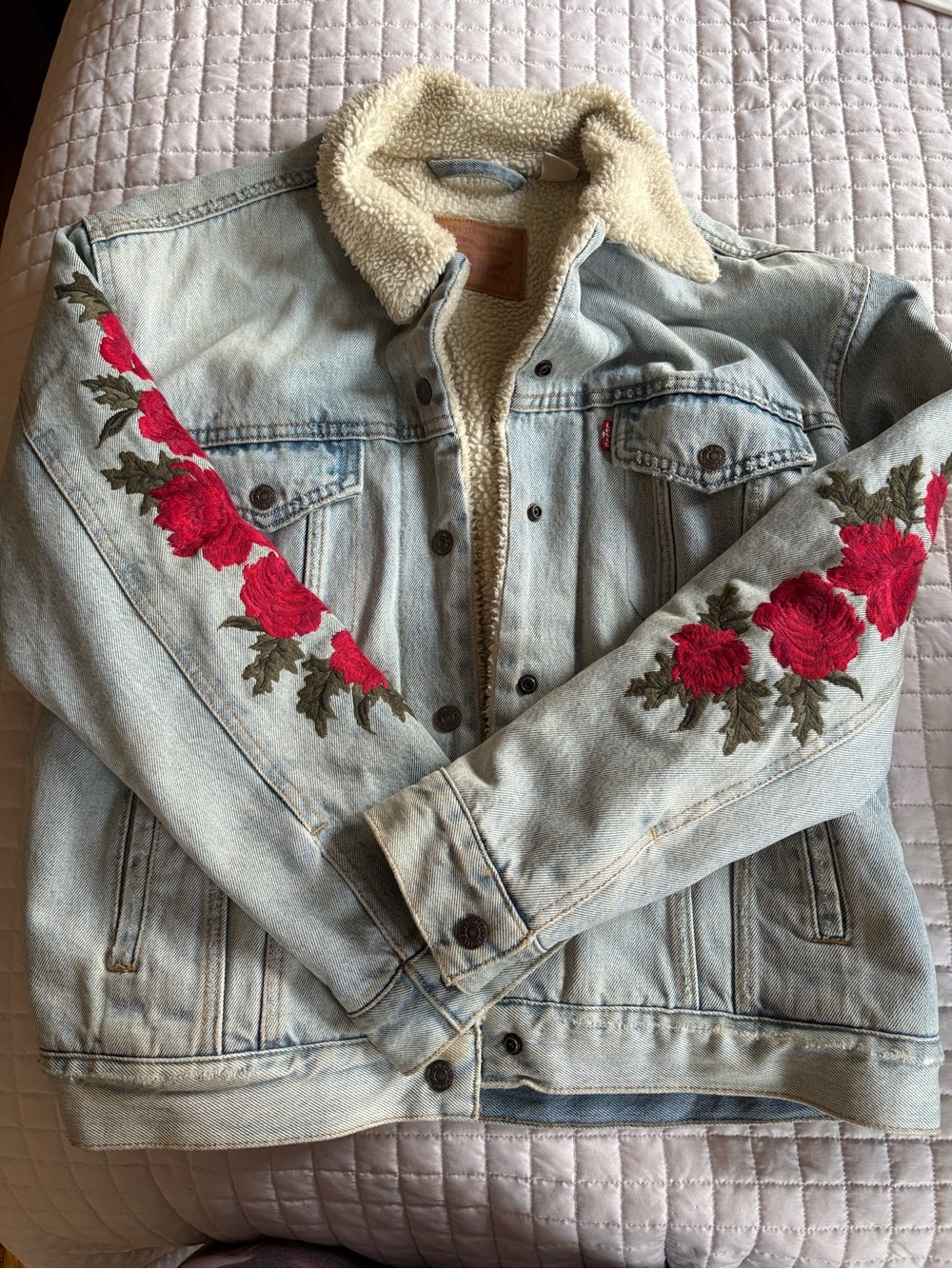 Levi's Vintage Ex Boyfriend Denim Sherpa Lined Jacket Rose Embroidered Sleeves